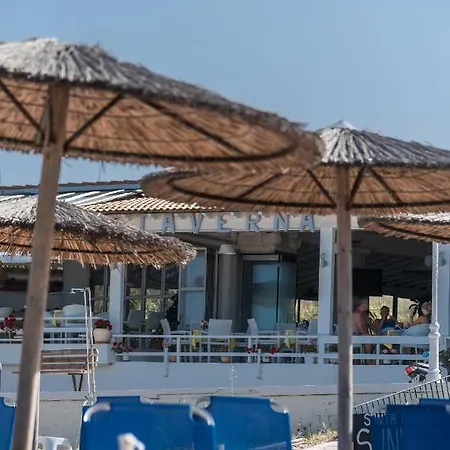 Nikos & Vivi Lägenhet