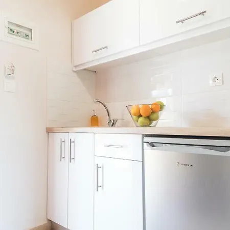 Nikos & Vivi Perivólion