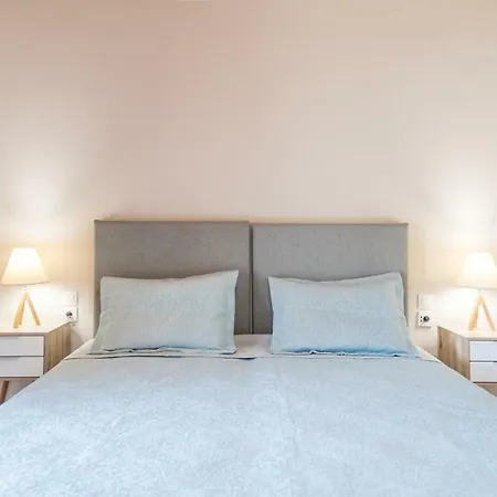 Nikos & Vivi Perivólion